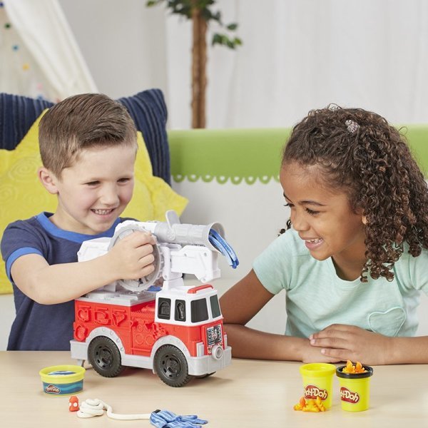 Play-Doh Çalışkan İtfaiye Aracı